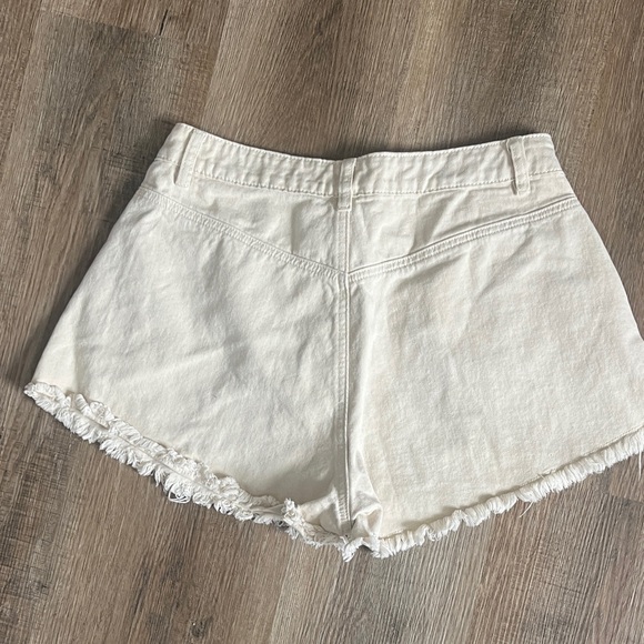 NWOT Cider Large Women's Cream Frayed Hem Shorts - Picture 3 of 3